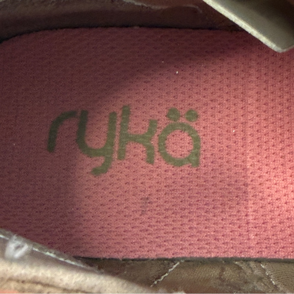 Ryka Women's Hensley 2 Suede Ankle Zip Sneaker Booties in Taupe Size 8.5. - Picture 8 of 10